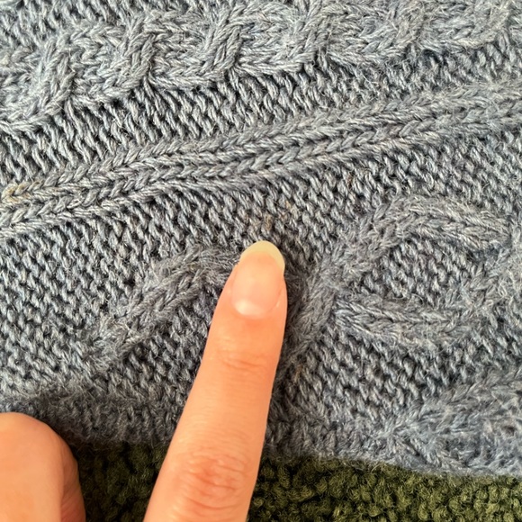 Garnet Hill Blue Cable Knit Wool Blend Curved Hem Pocket Sweater Size Large - Picture 9 of 10